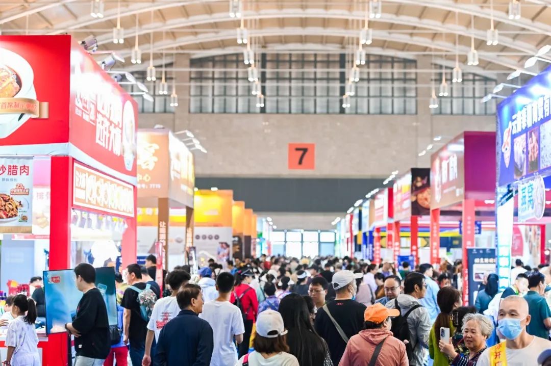 火锅食材全品类实景展销，定向匹配5000+决策者！