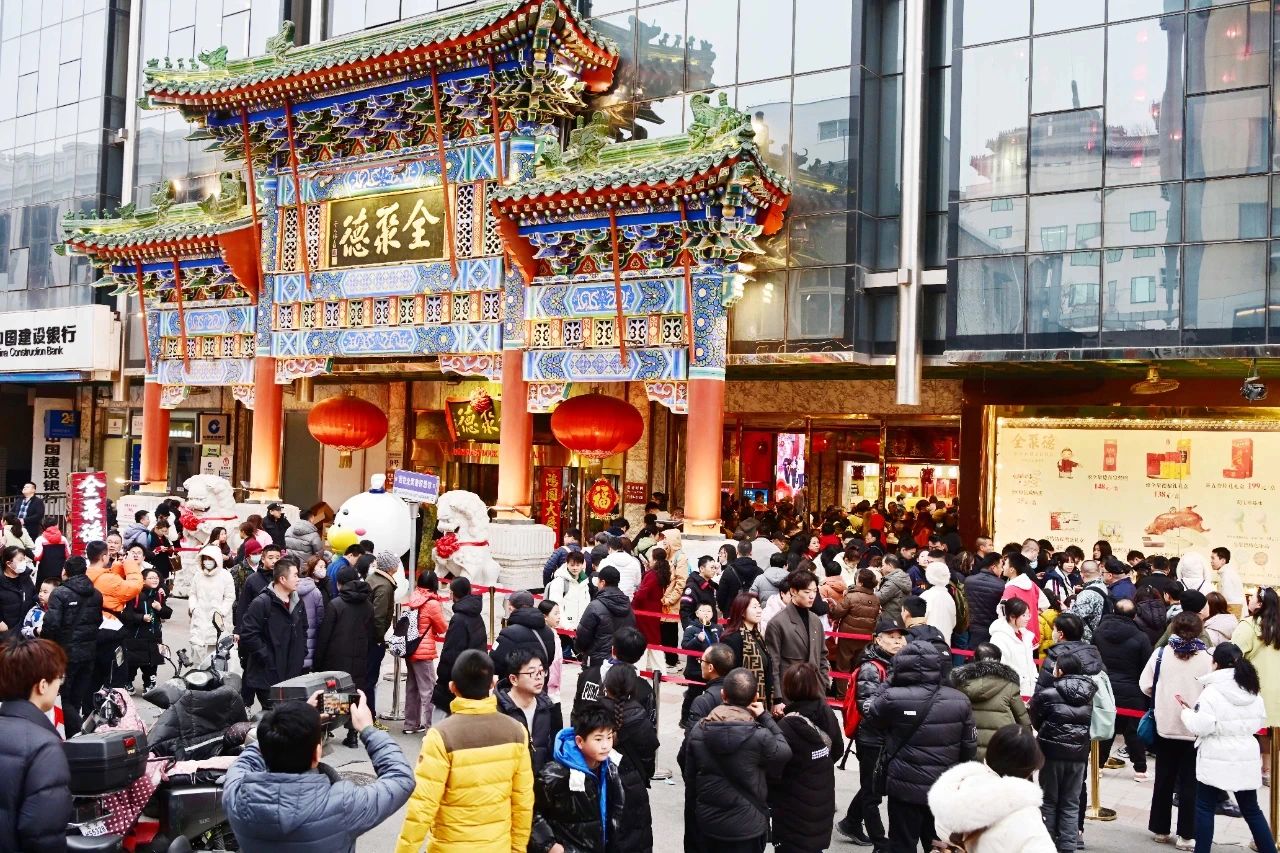 从门庭若市到无人问津，老牌酒楼的困境与转型之路！